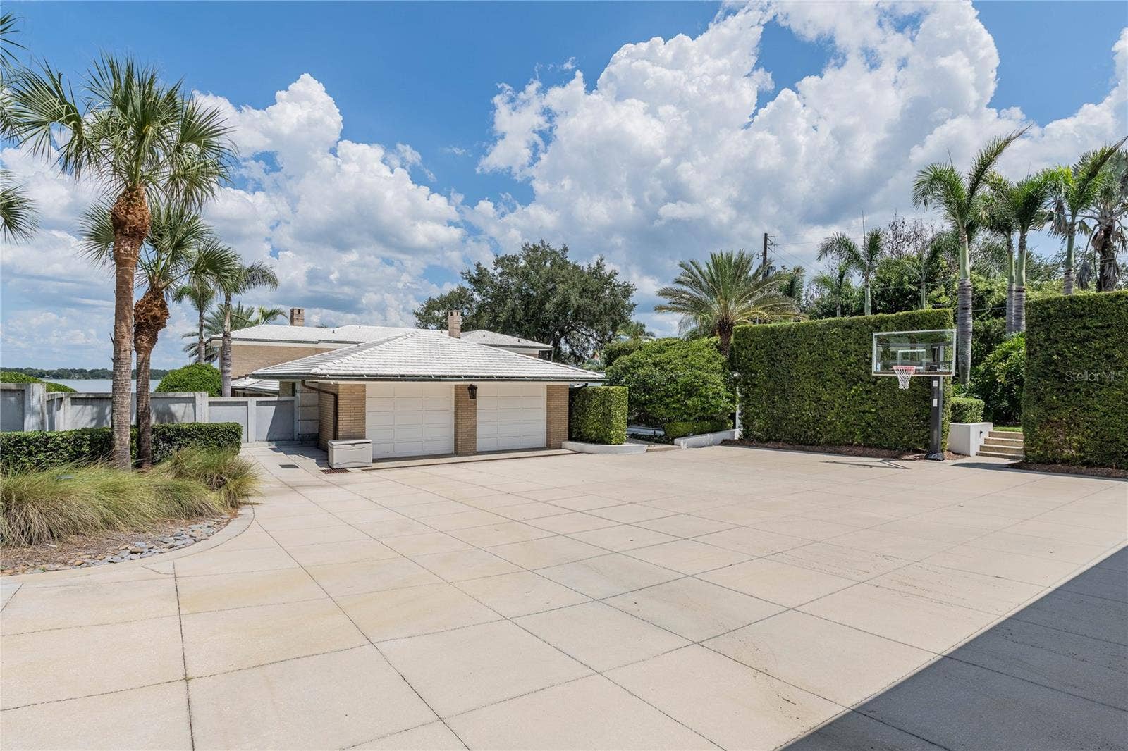 995 LAKE HOLLINGSWORTH DRIVE, Lakeland, FL 33803 Private Entrance Driveway