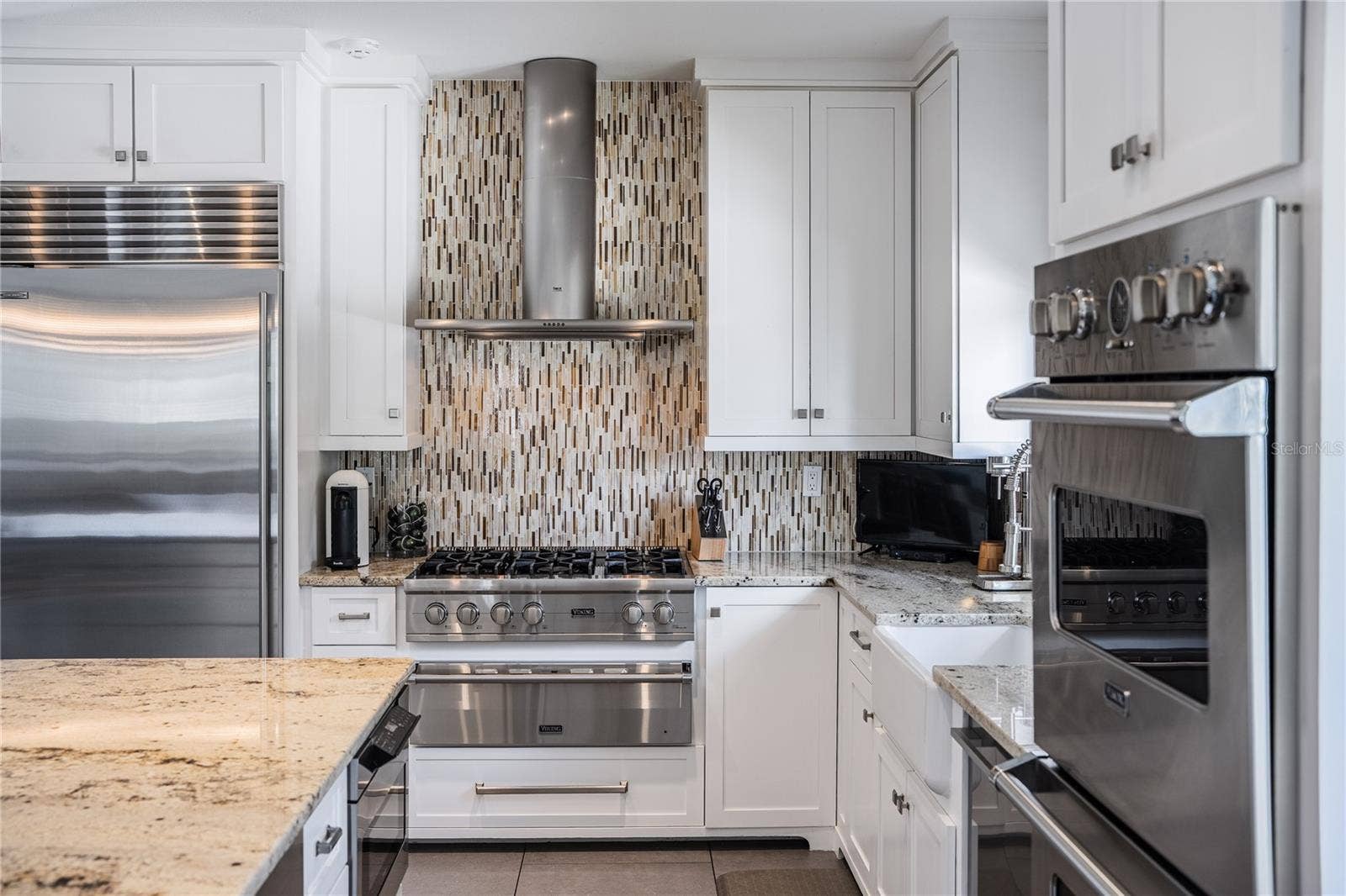 995 LAKE HOLLINGSWORTH DRIVE, Lakeland, FL 33803 Kitchen
