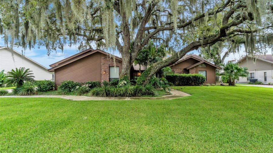 Property photo for 2871 HAMMOCK DRIVE, Plant City, FL