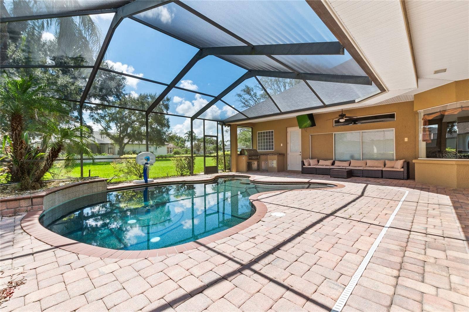 9513 WATERFORD OAKS BOULEVARD, Winter Haven, FL 33884 9513 WATERFORD OAKS BOULEVARD, Winter Haven, FL 33884