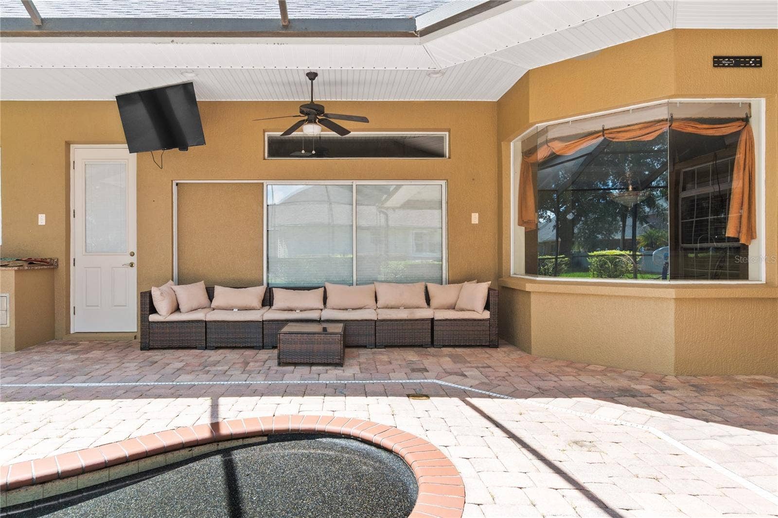 9513 WATERFORD OAKS BOULEVARD, Winter Haven, FL 33884 9513 WATERFORD OAKS BOULEVARD, Winter Haven, FL 33884
