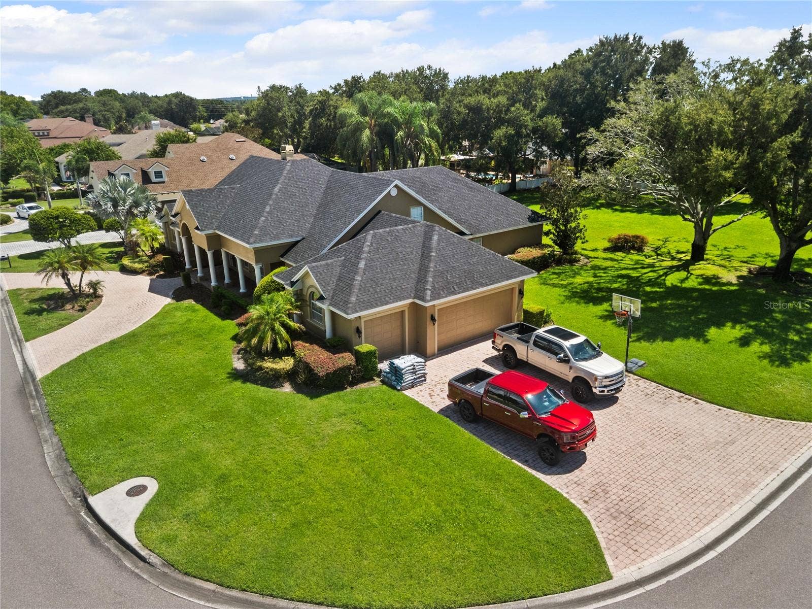9513 WATERFORD OAKS BOULEVARD, Winter Haven, FL 33884 9513 WATERFORD OAKS BOULEVARD, Winter Haven, FL 33884