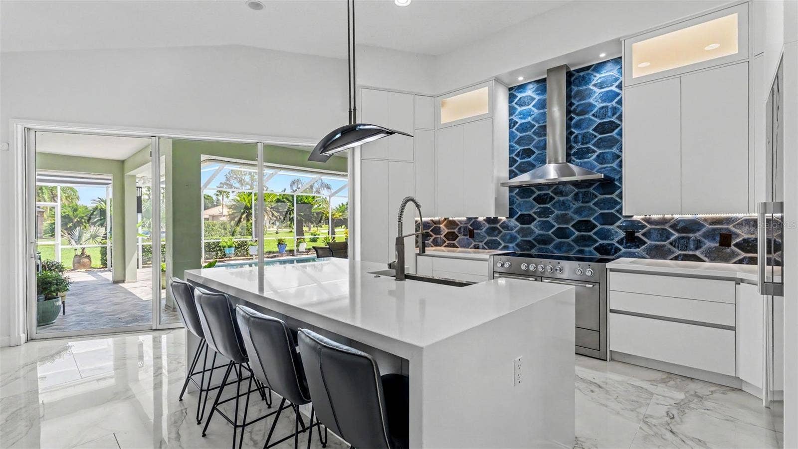 Kitchen with breakfast bar at island