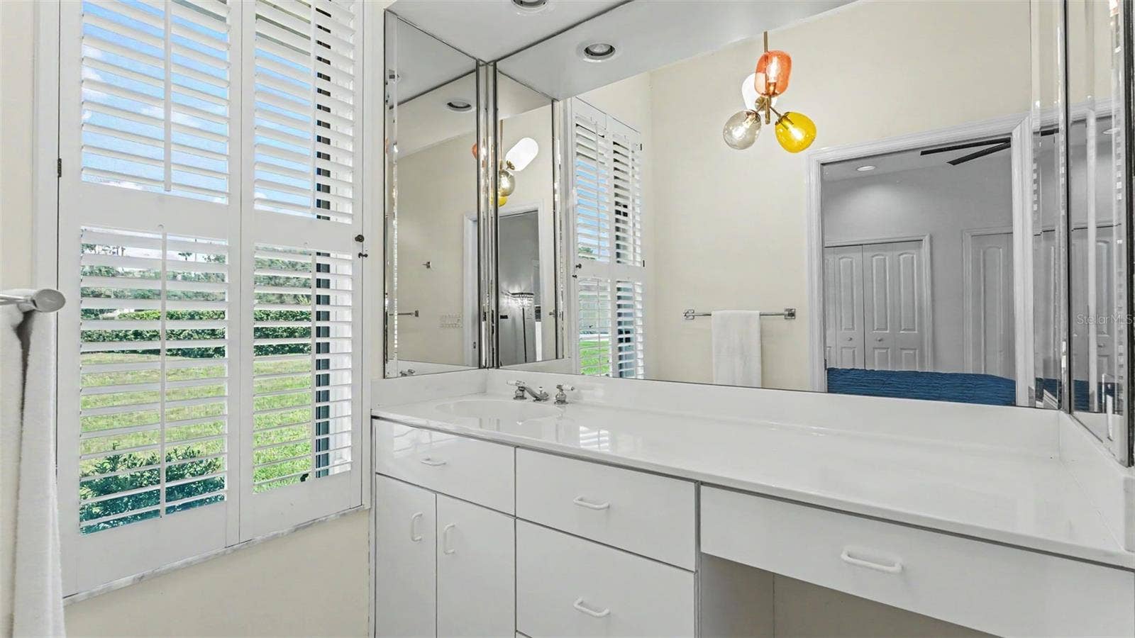 Bedroom 2's Bathroom