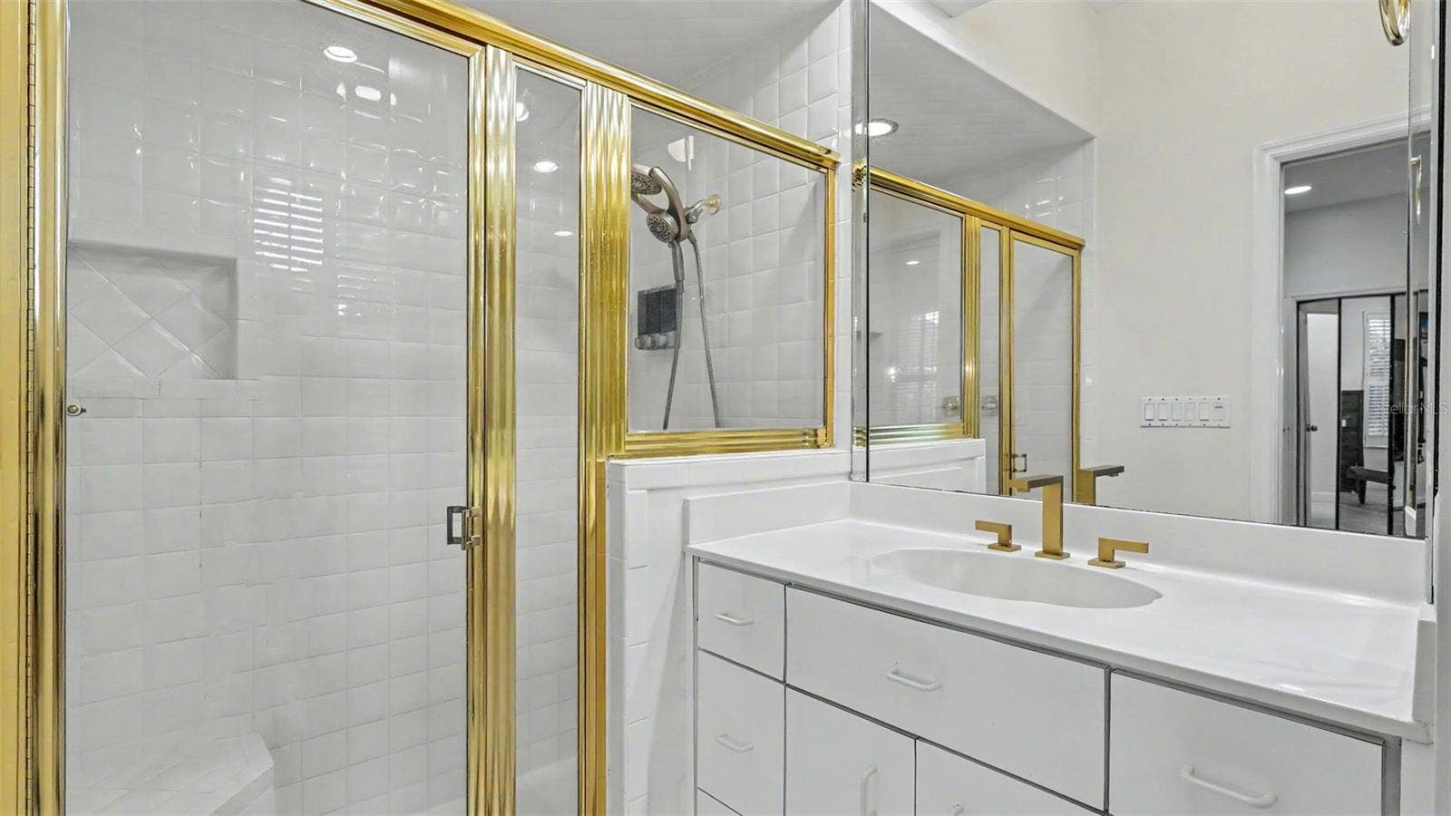 Bedroom 3's bathroom