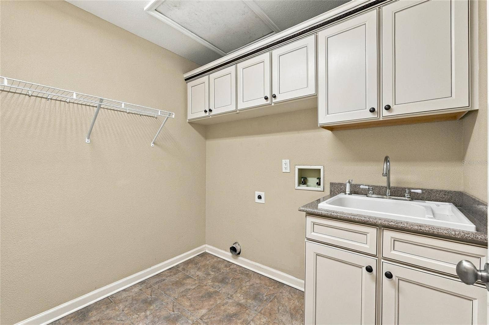 828 BROOKWOOD DRIVE, Lakeland, FL 33813 828 BROOKWOOD DRIVE, Lakeland, FL 33813