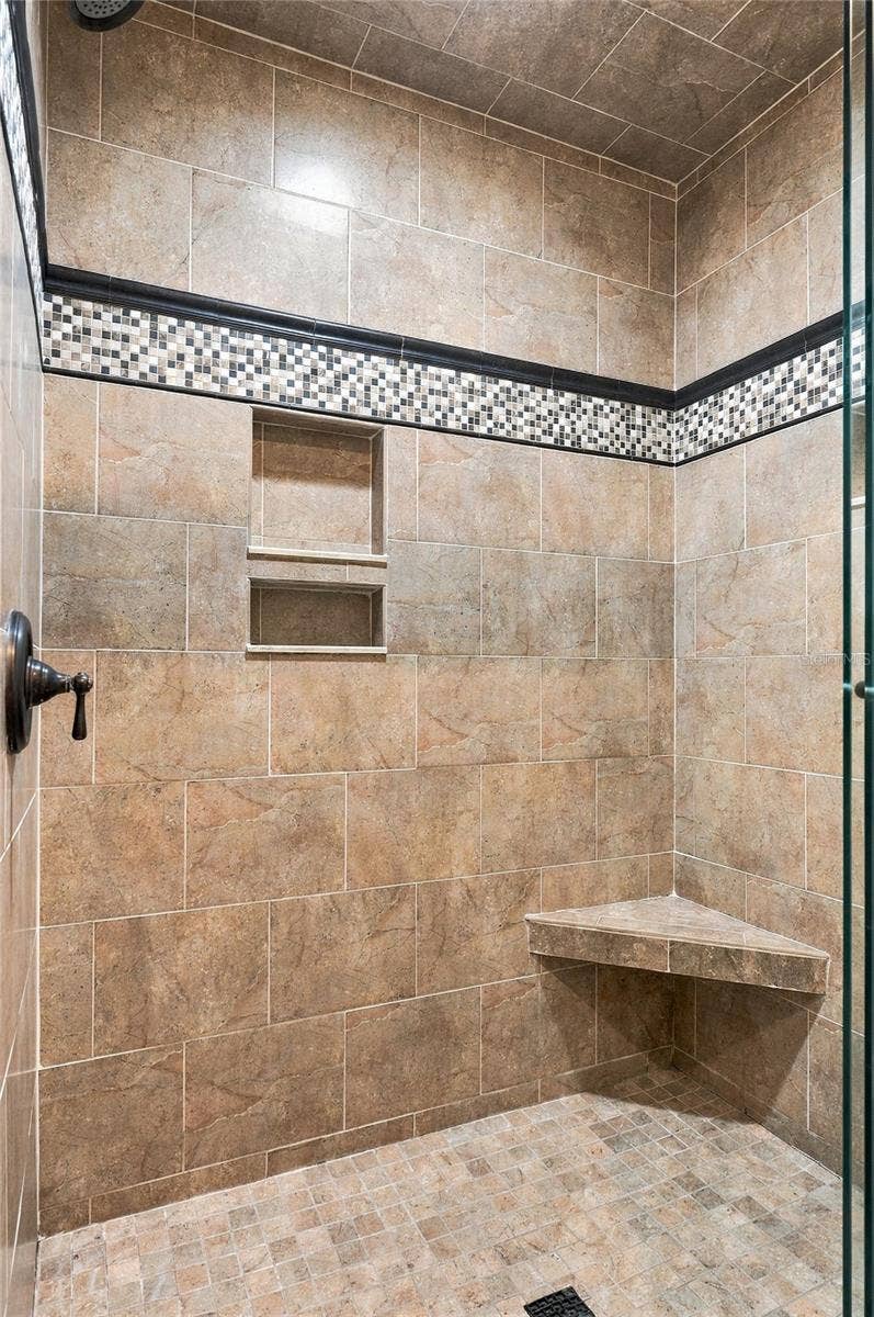828 BROOKWOOD DRIVE, Lakeland, FL 33813 828 BROOKWOOD DRIVE, Lakeland, FL 33813