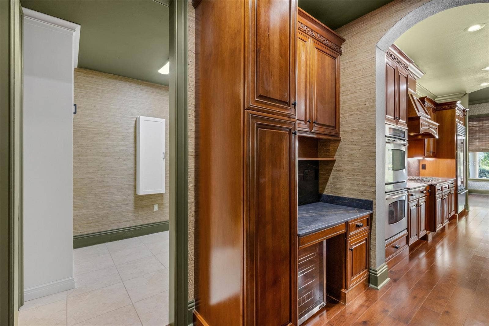 2734 BELLERIVE DRIVE, Lakeland, FL 33803 spaces so functional you'll wonder what you ever did without them.