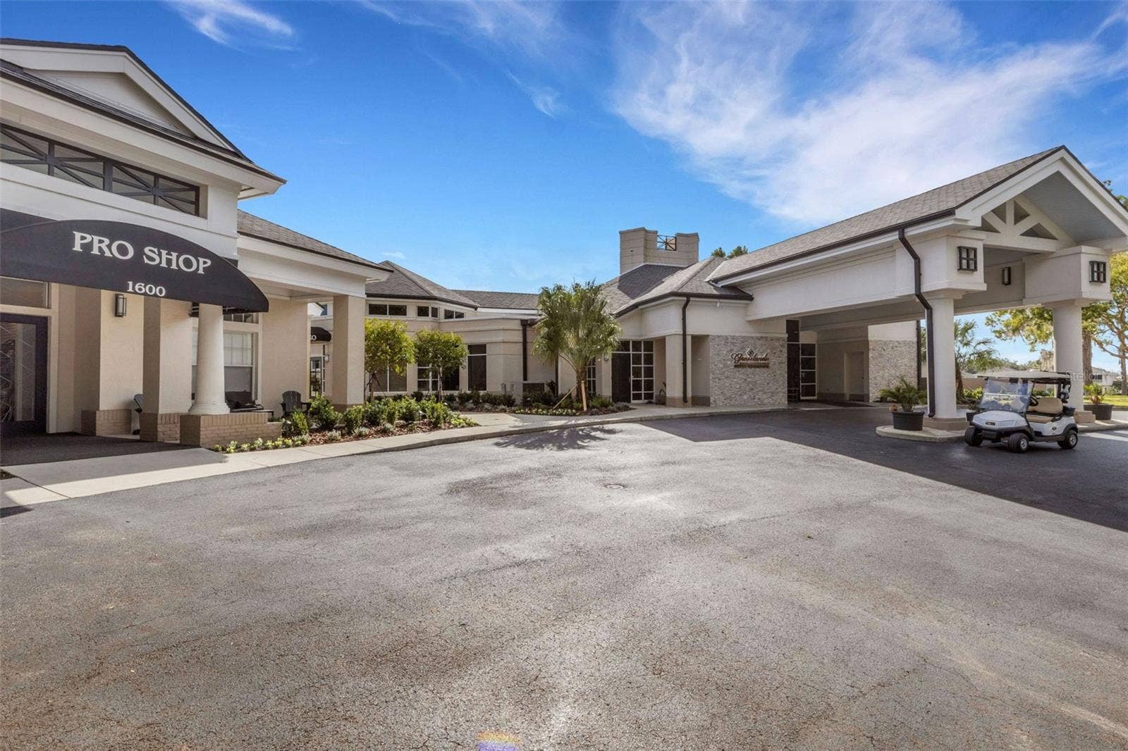 2734 BELLERIVE DRIVE, Lakeland, FL 33803 Membership to the Grasslands Golf and Country Club is optional . . .