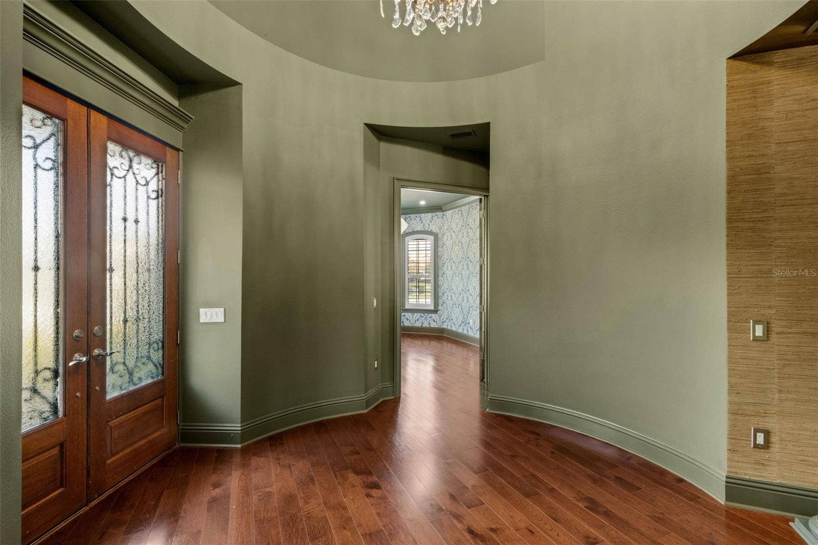 2734 BELLERIVE DRIVE, Lakeland, FL 33803 Directly off the foyer is a dedicated office . . .