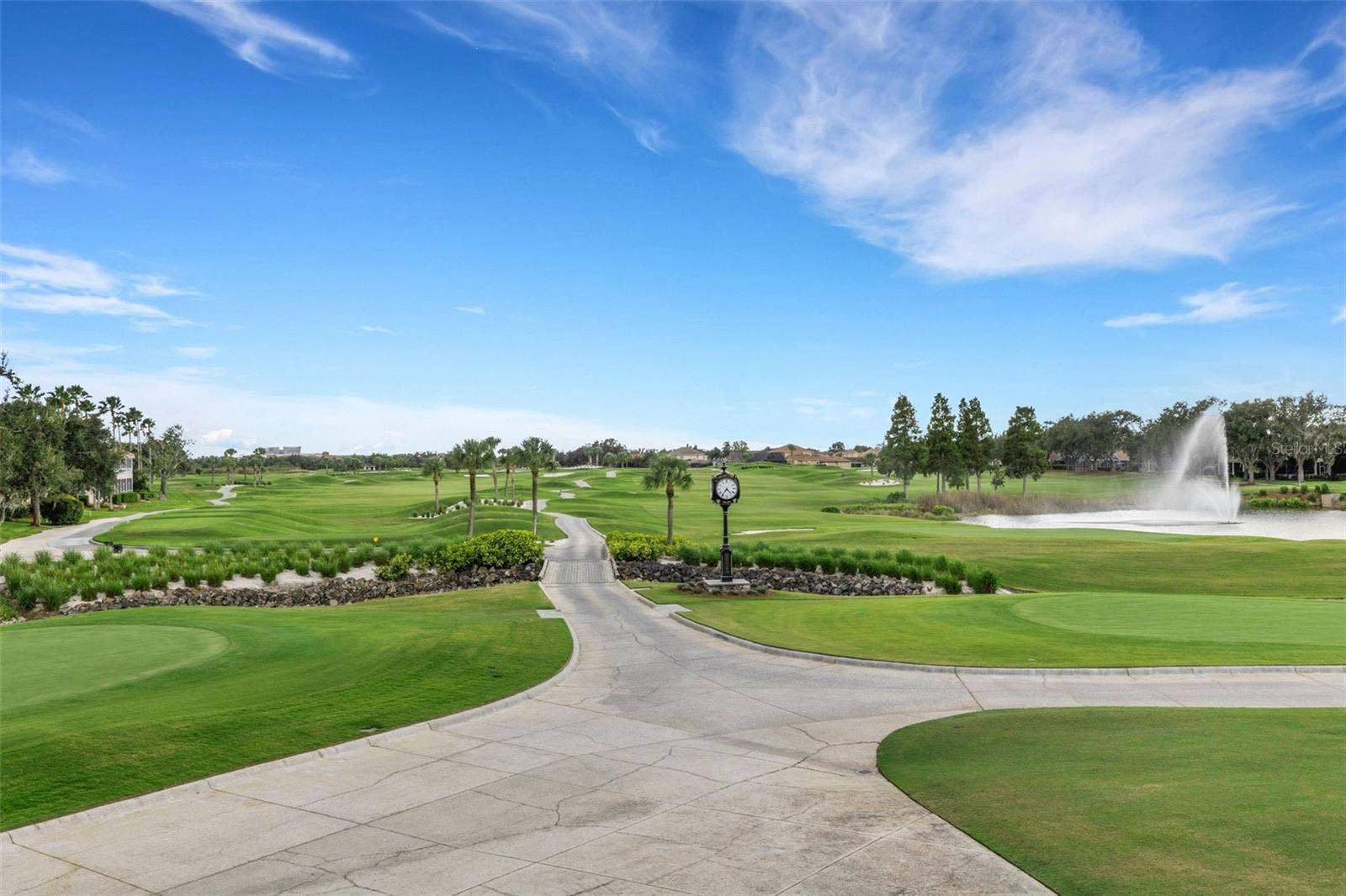 2734 BELLERIVE DRIVE, Lakeland, FL 33803 A perfect way to warmup before heading out on the course.