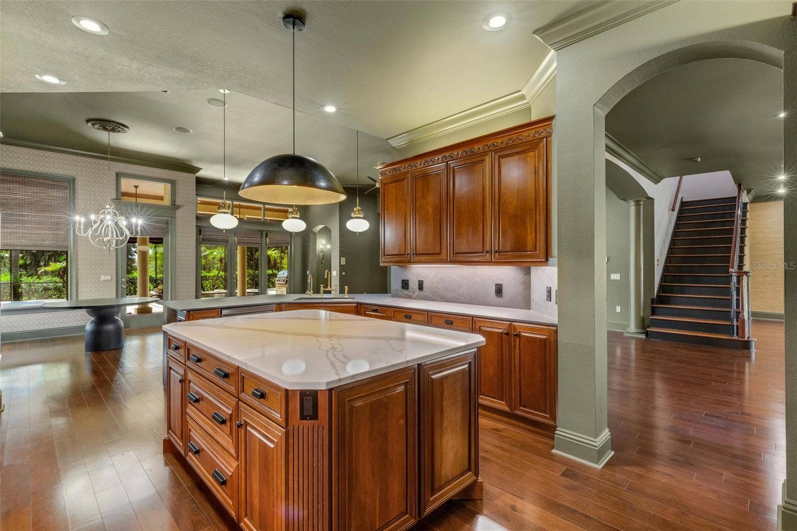 2734 BELLERIVE DRIVE, Lakeland, FL 33803 Plus, it's pretty easy on the eye . . .