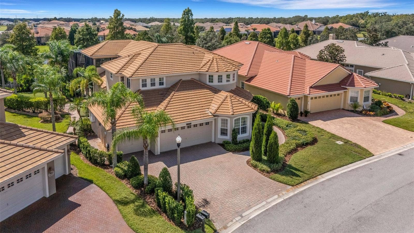 2734 BELLERIVE DRIVE, Lakeland, FL 33803 Discover for yourself why Bellerive is one of the most sought-after streets in Grasslands.