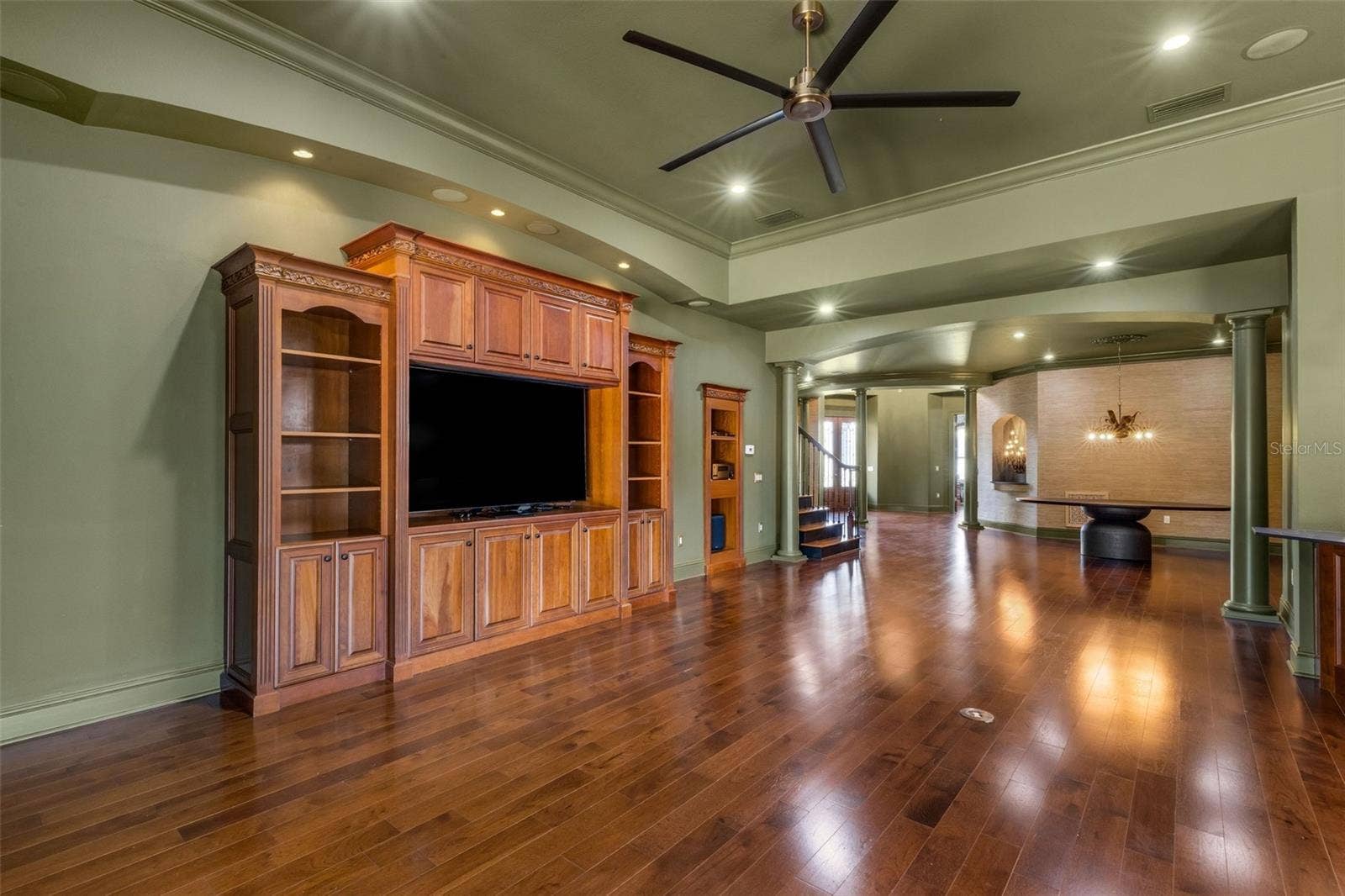 2734 BELLERIVE DRIVE, Lakeland, FL 33803 The entire space yields many options for furniture placement . . .