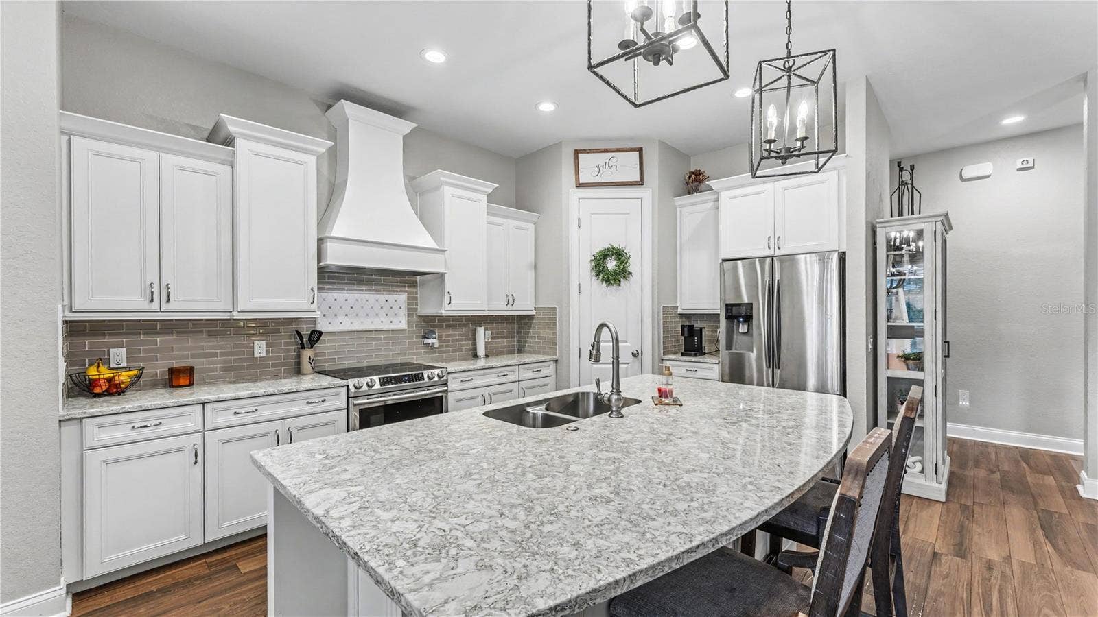 1539 HOLLINGSWORTH CREEK COURT, Lakeland, FL 33803 1539 HOLLINGSWORTH CREEK COURT, Lakeland, FL 33803