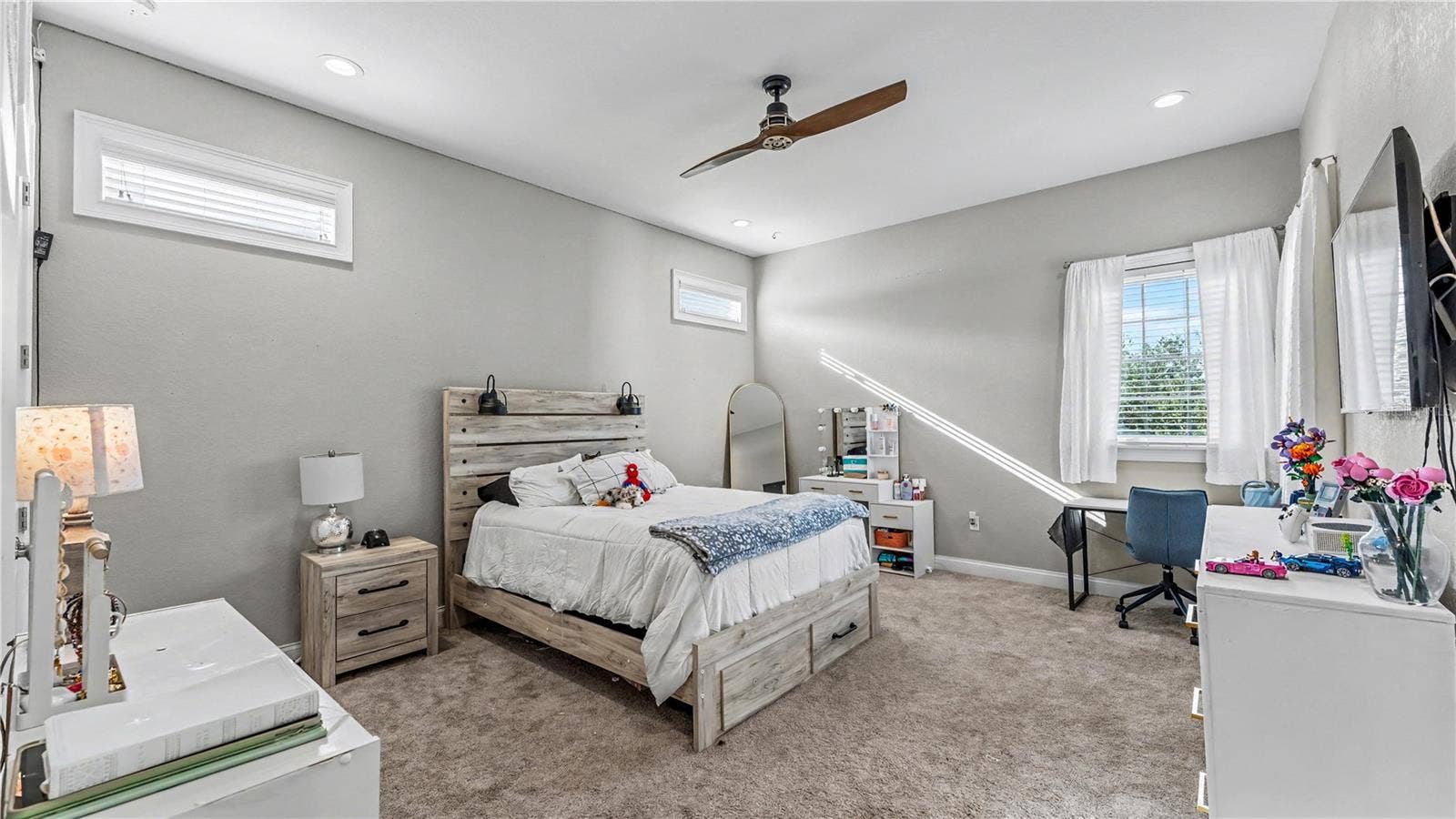 1539 HOLLINGSWORTH CREEK COURT, Lakeland, FL 33803 1539 HOLLINGSWORTH CREEK COURT, Lakeland, FL 33803