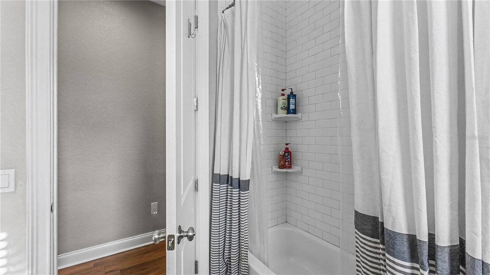 1539 HOLLINGSWORTH CREEK COURT, Lakeland, FL 33803 1539 HOLLINGSWORTH CREEK COURT, Lakeland, FL 33803