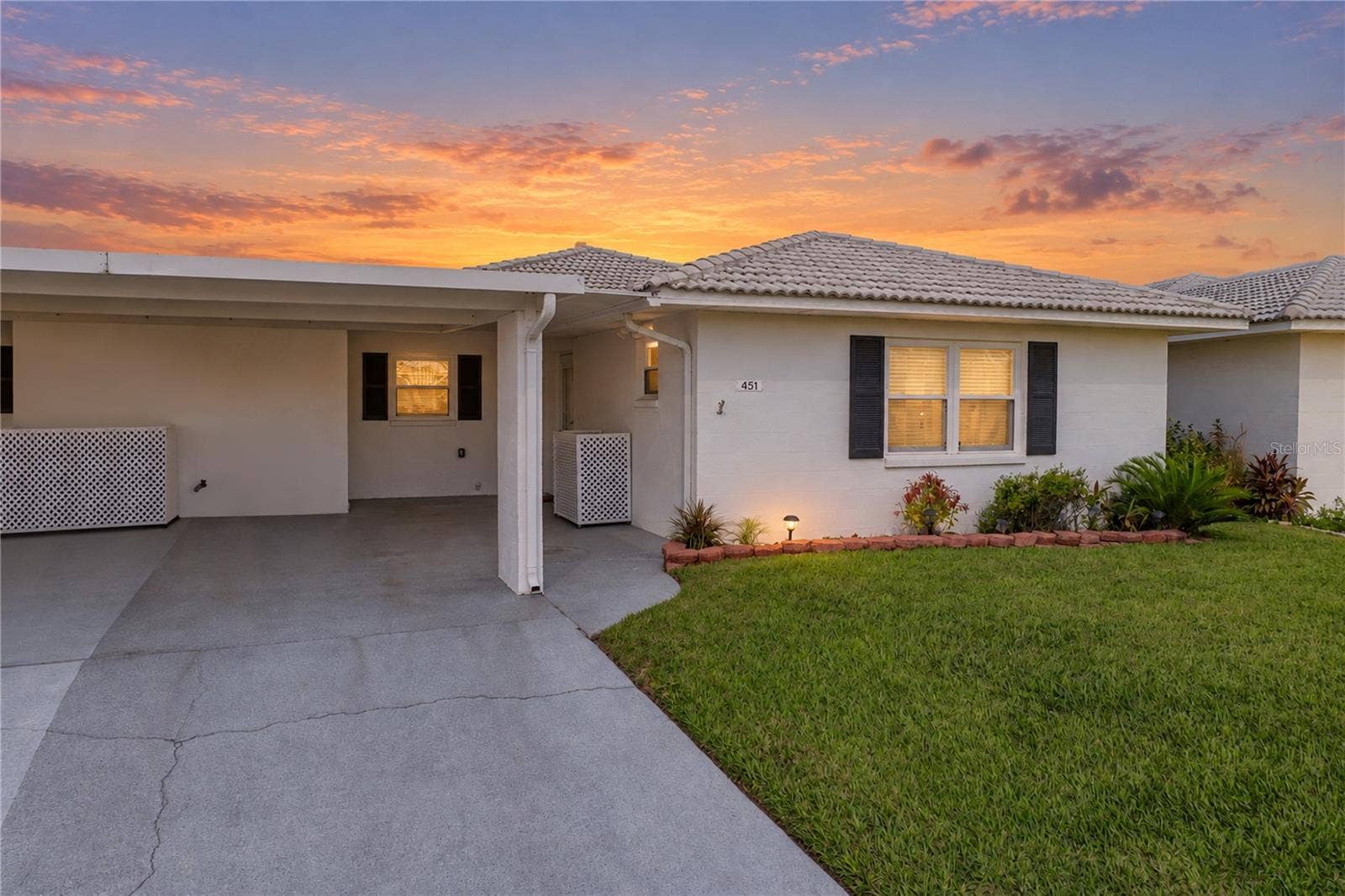 451 CAMEO DRIVE, Lakeland, FL 33803 FRONT OF VILLA