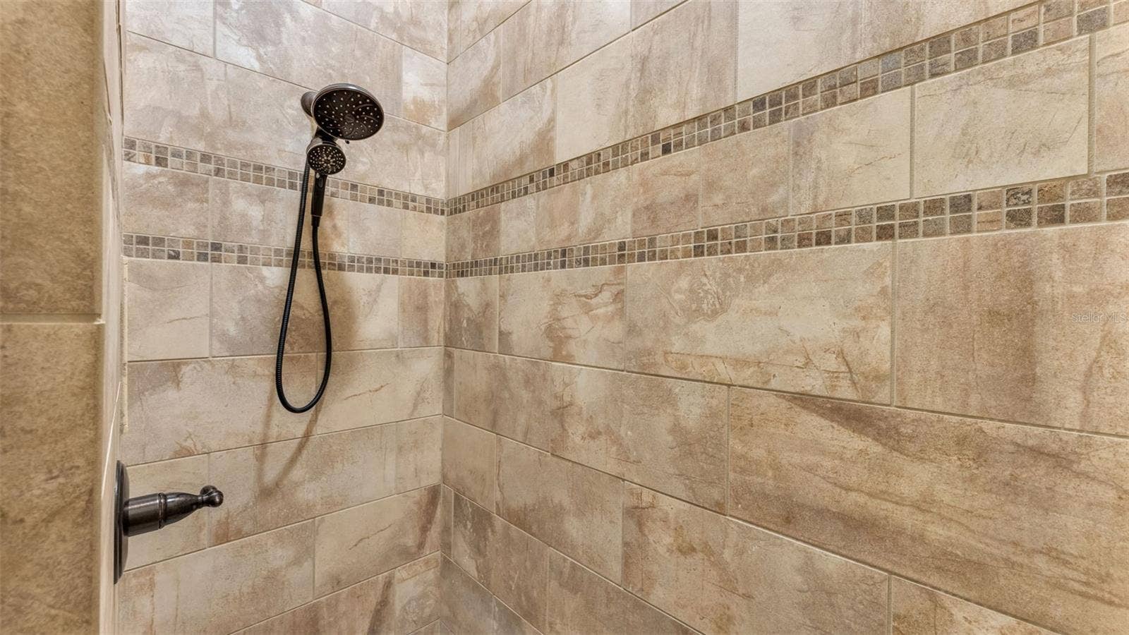 6626 CRESCENT WOODS CIRCLE, Lakeland, FL 33813 bathroom #3