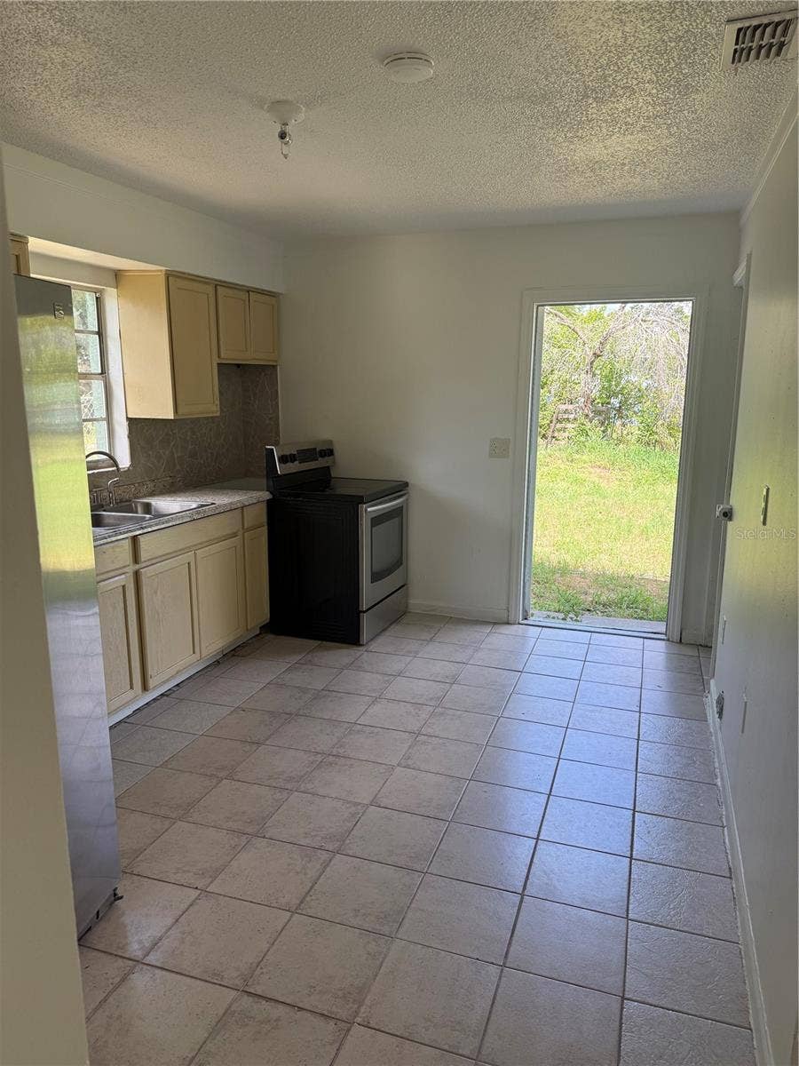 2109 N 13TH STREET N, Haines City, FL 33844