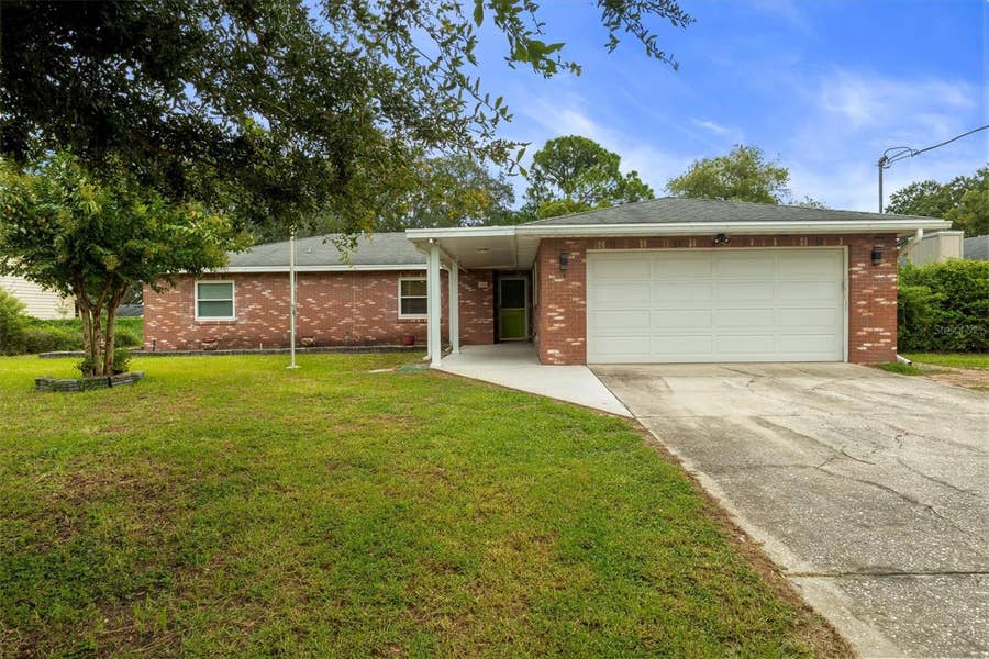 Property photo for 105 SOUTH COURT, Auburndale, FL