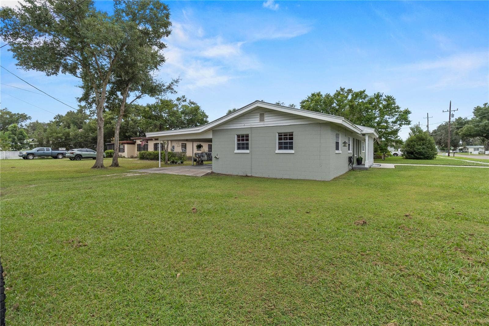222 6TH STREET NE, Fort Meade, FL 33841 Large corner lot
