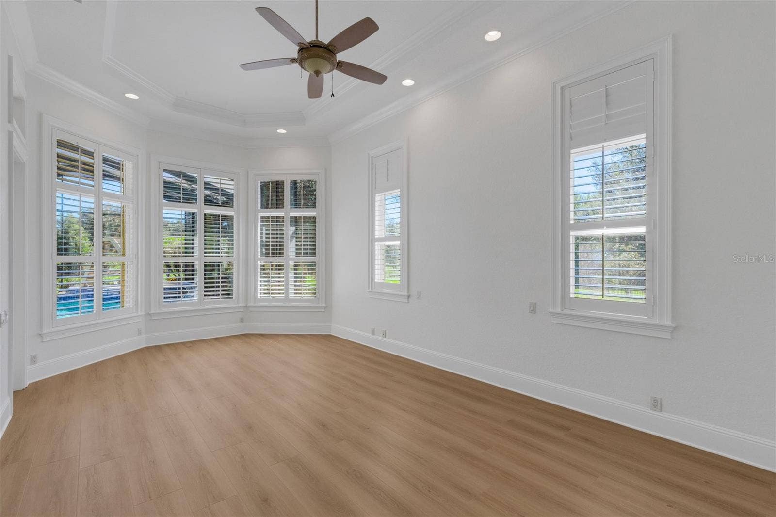 6562 EAGLE VIEW LOOP, Lakeland, FL 33813 The primary bedroom is oversized and . . .