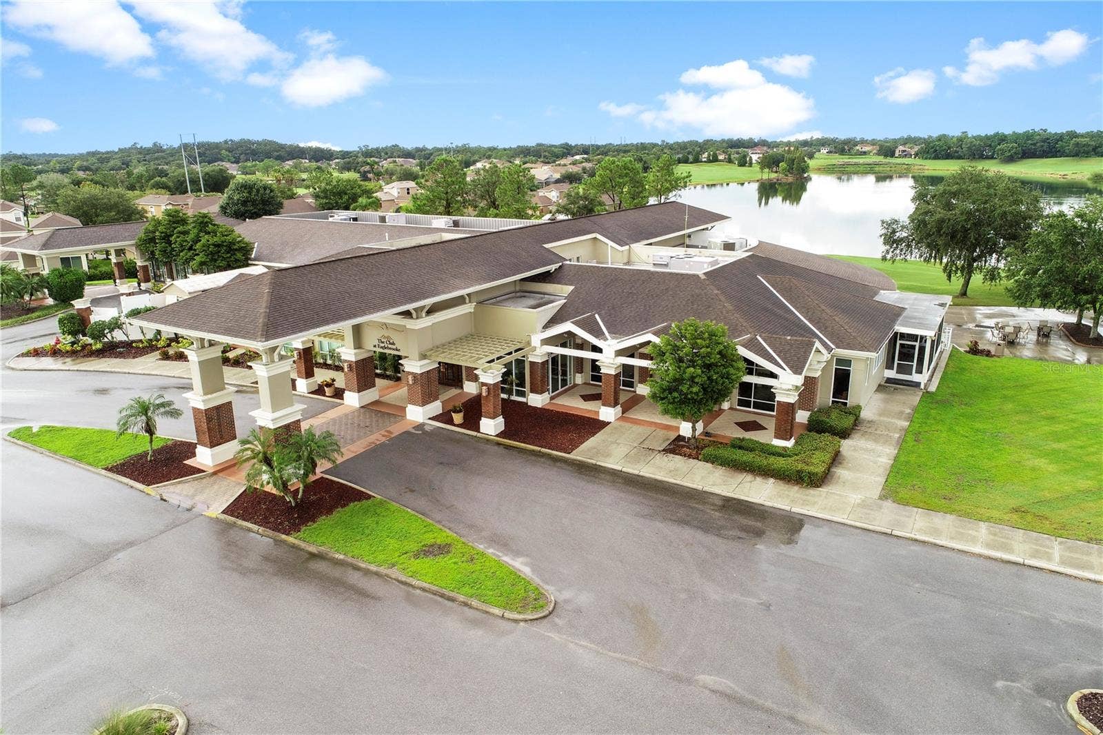 6562 EAGLE VIEW LOOP, Lakeland, FL 33813 Central to the community is the main clubhouse with dining/bar areas, golf pro-shop, locker rooms and . . .