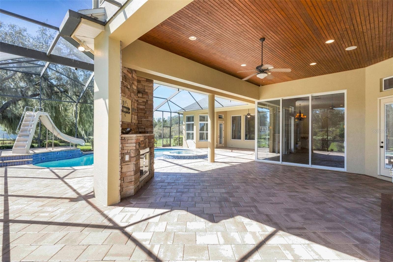 6562 EAGLE VIEW LOOP, Lakeland, FL 33813 And don't forget to check out the wood accents to the ceilings in this area.