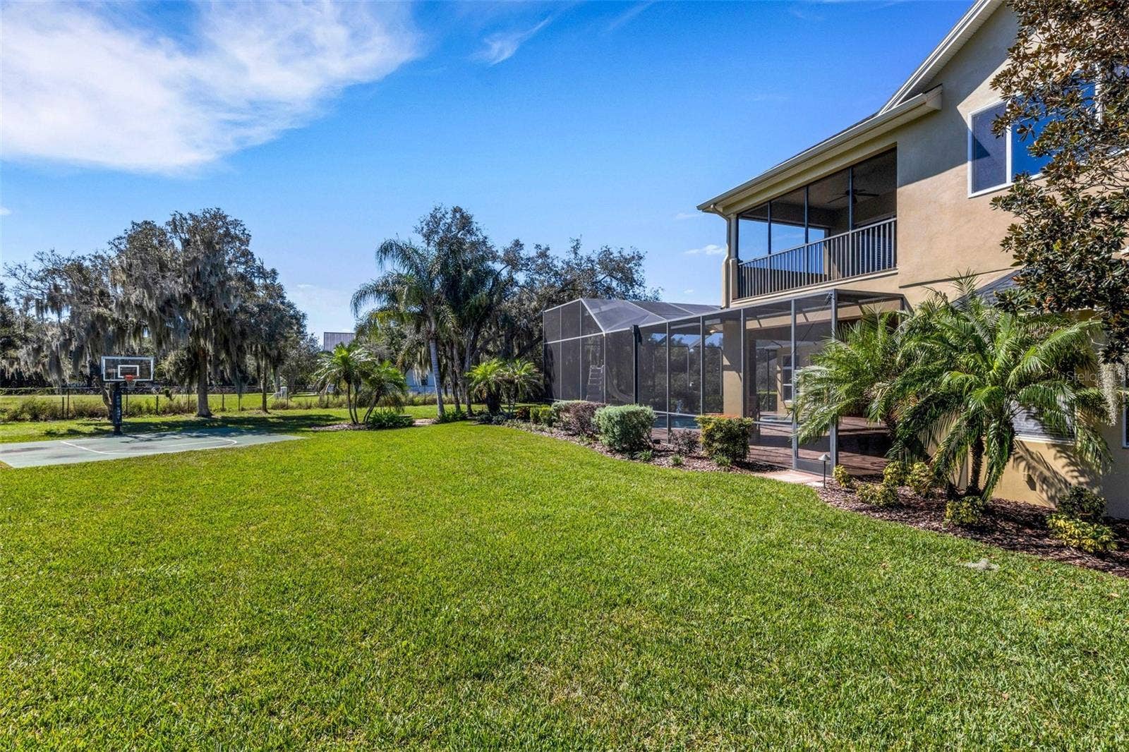 6562 EAGLE VIEW LOOP, Lakeland, FL 33813 This residence is situated on one of the largest single lots in Eaglebrooke (approx 0.72 acre in size) so the backyard is amazing.