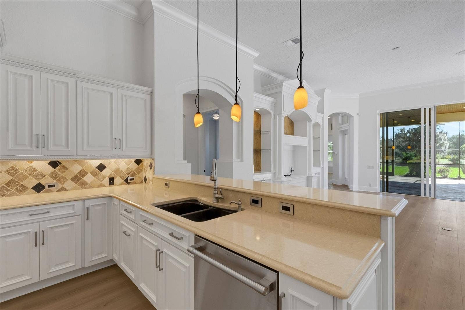 6562 EAGLE VIEW LOOP, Lakeland, FL 33813 Everywhere you look the thoughtful design of this stunning home will simply amaze even the most daunted homebuyer.