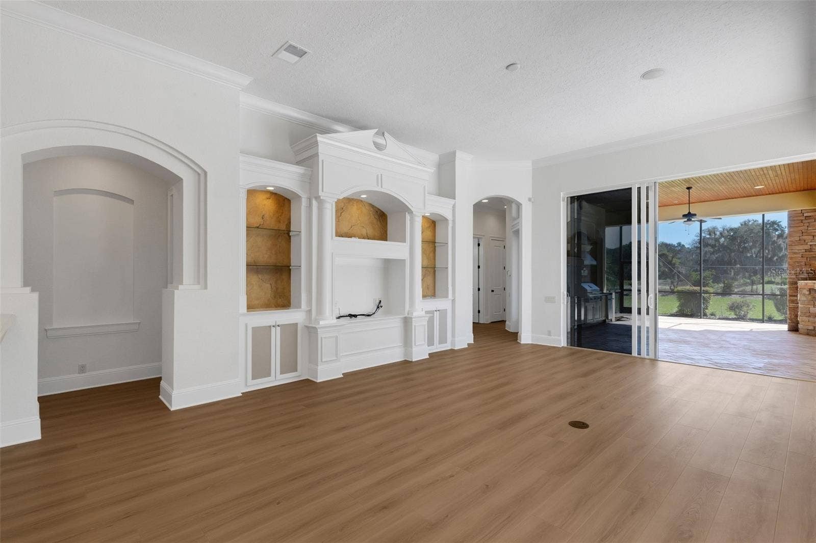 6562 EAGLE VIEW LOOP, Lakeland, FL 33813 And in keeping with the rest of the residence this area is built to afford every little, and big, comforts of home!