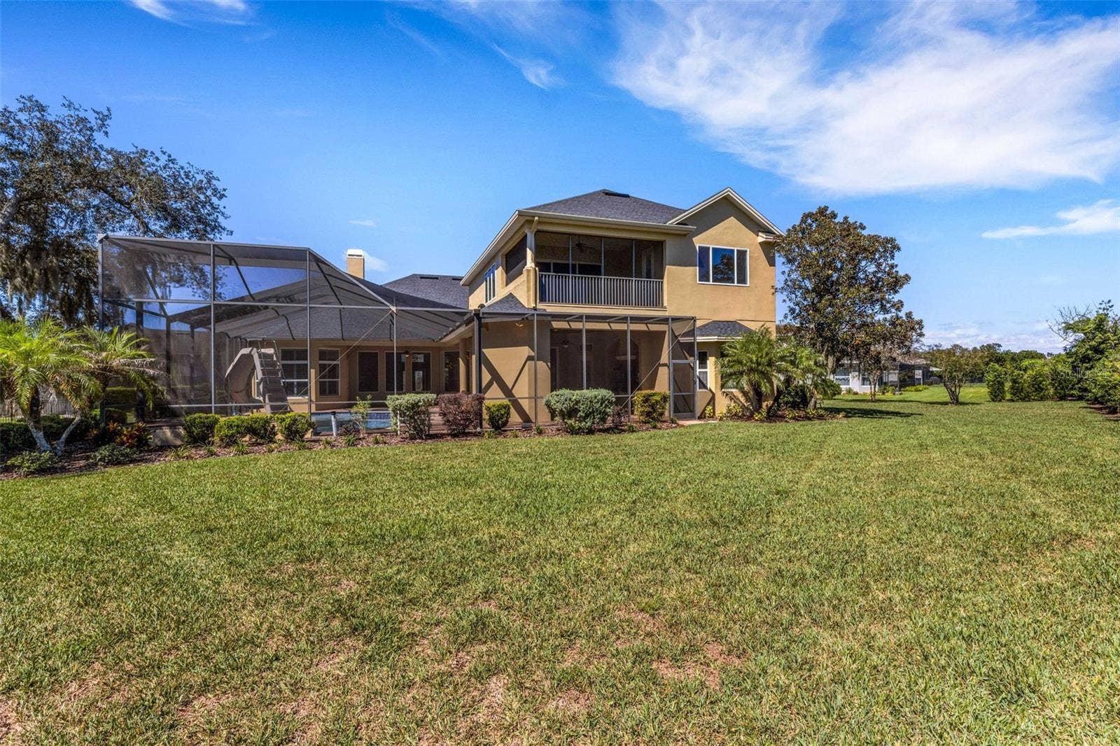 6562 EAGLE VIEW LOOP, Lakeland, FL 33813 because this kind of space and privacy is hard to find.