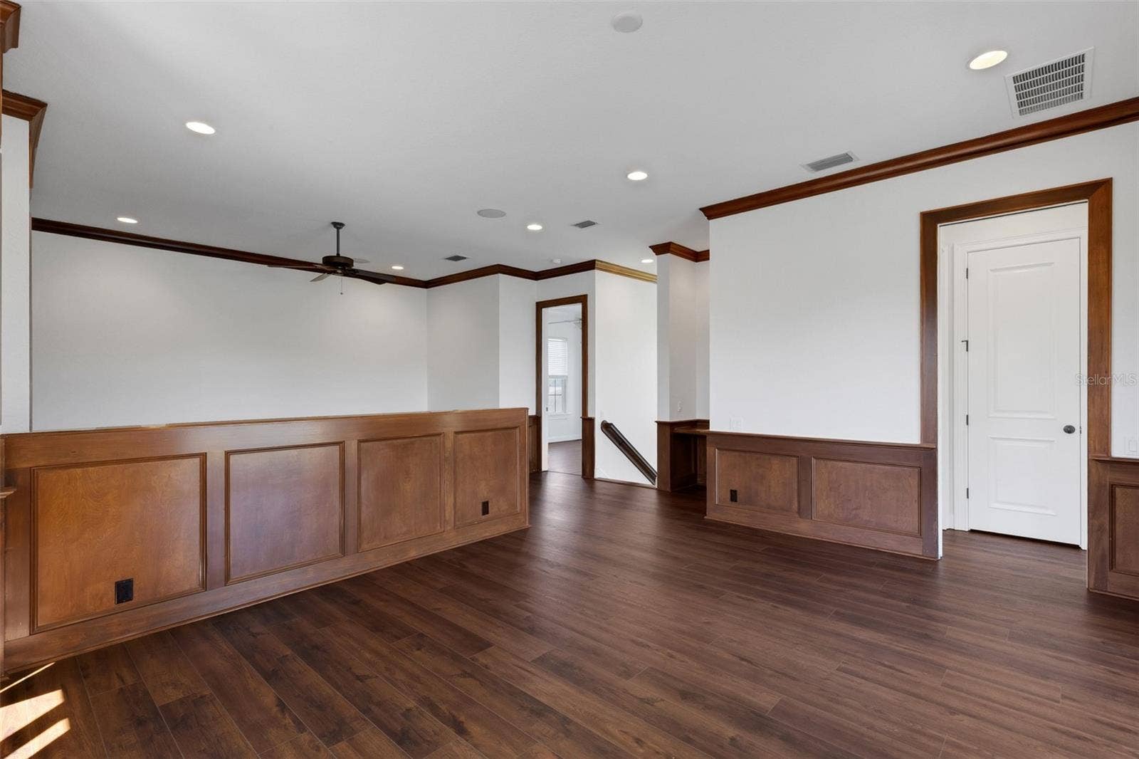 6562 EAGLE VIEW LOOP, Lakeland, FL 33813 The split bonus / game room makes this space so versitile.