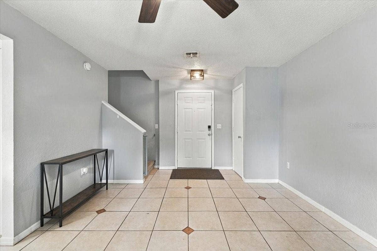 3824 CREEK WAY COURT, Plant City, FL 33563 Foyer
