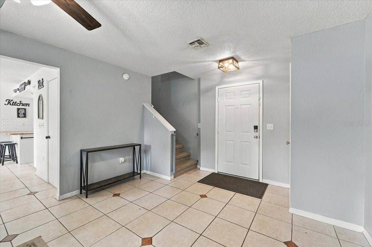 3824 CREEK WAY COURT, Plant City, FL 33563 Foyer