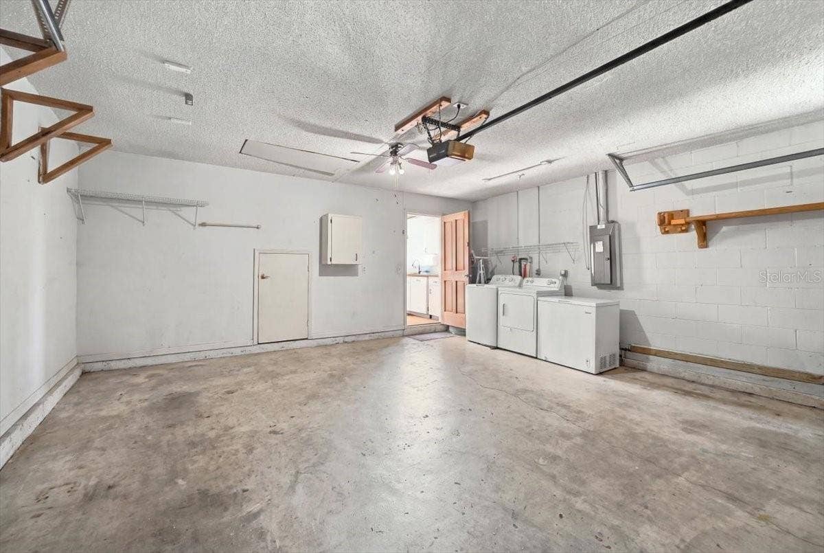 3824 CREEK WAY COURT, Plant City, FL 33563 3824 CREEK WAY COURT, Plant City, FL 33563