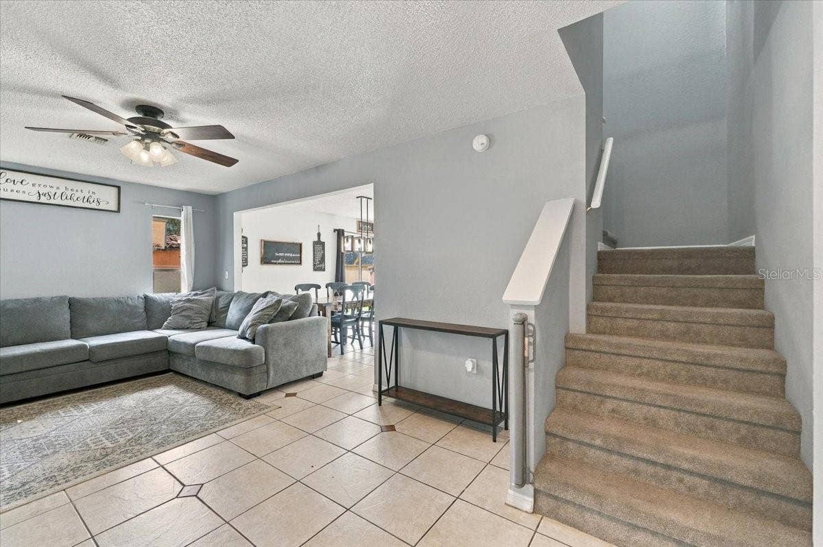 3824 CREEK WAY COURT, Plant City, FL 33563 Living Room