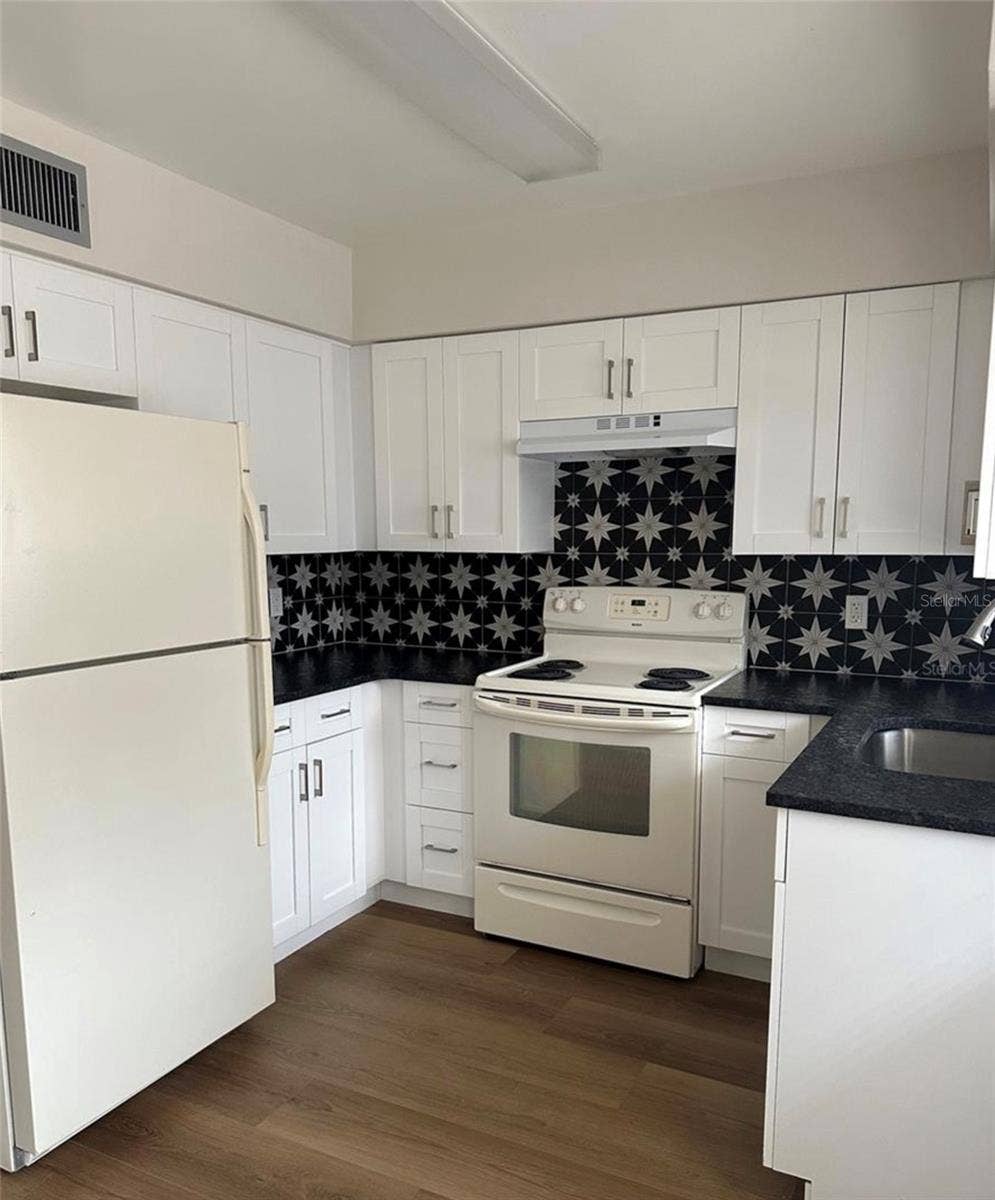 210 W HANCOCK STREET, Lakeland, FL 33803 210 W HANCOCK STREET, Lakeland, FL 33803