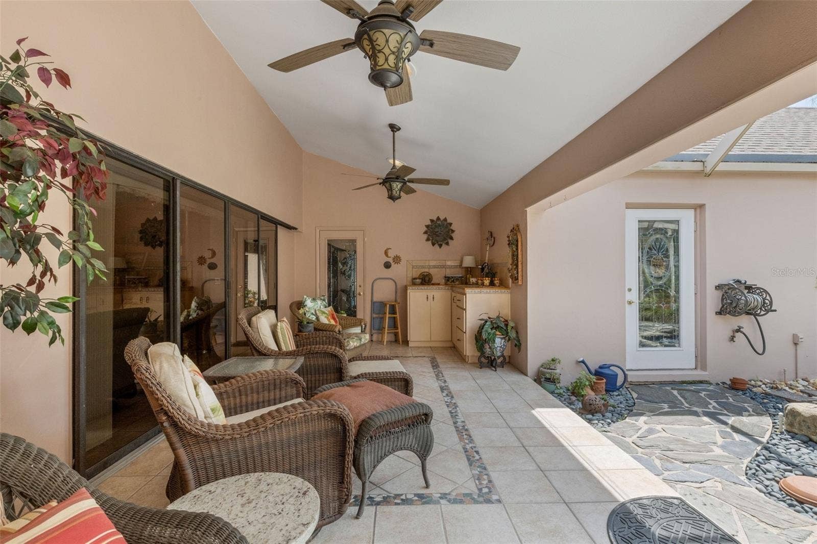 3507 BARLEY LANE, Lakeland, FL 33803 Both with plenty of space for seating to relax and enjoy the view.