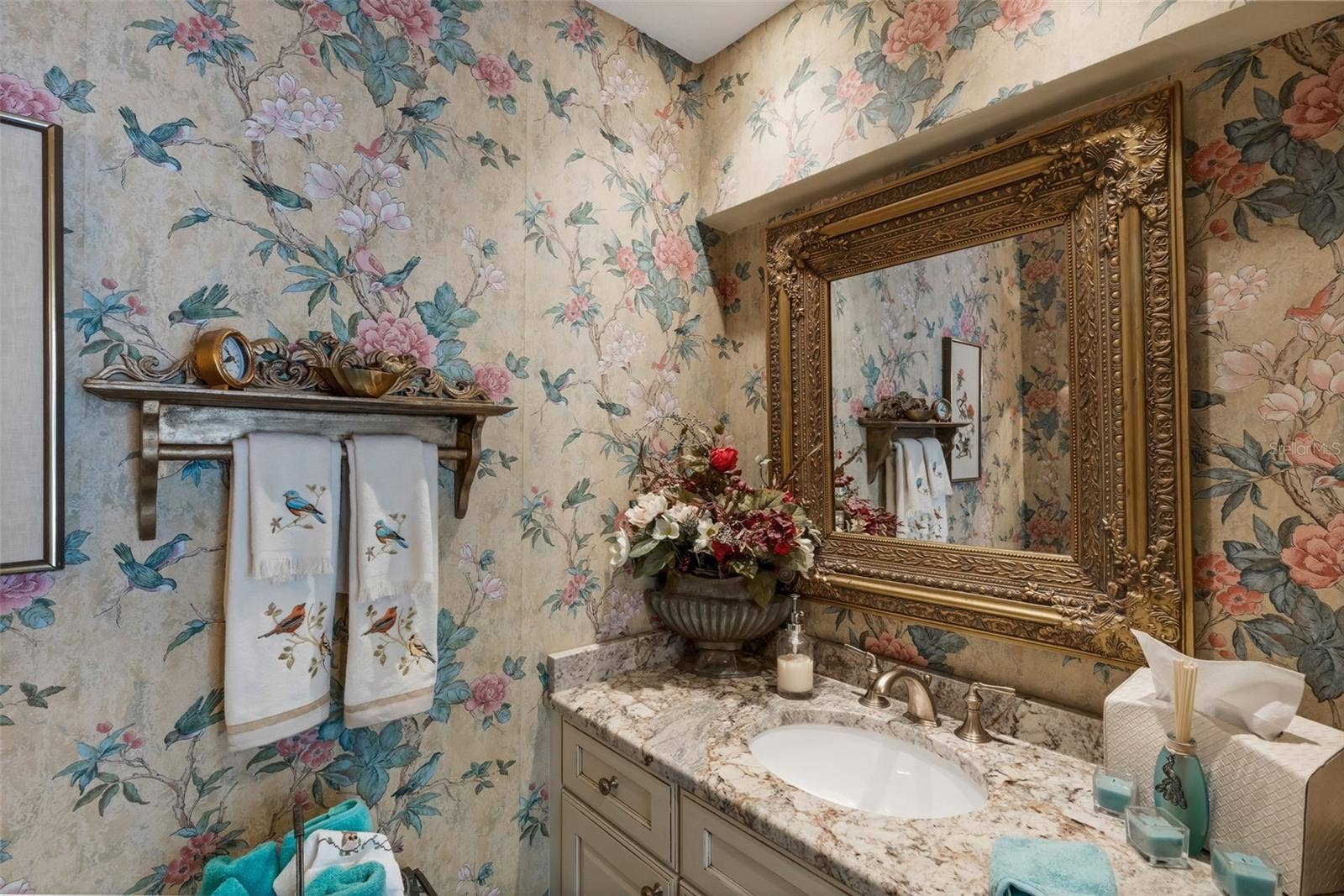 3507 BARLEY LANE, Lakeland, FL 33803 Around the corner is a bright and cheerful powder room for guest use.