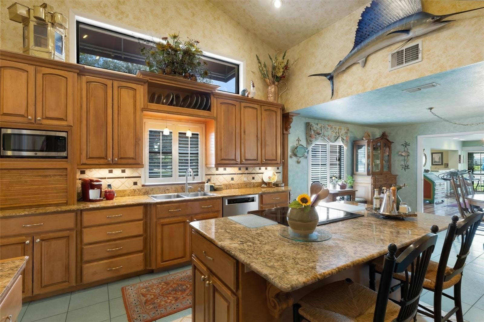 3507 BARLEY LANE, Lakeland, FL 33803 plus under cabinet lighting to light up your workspace.
