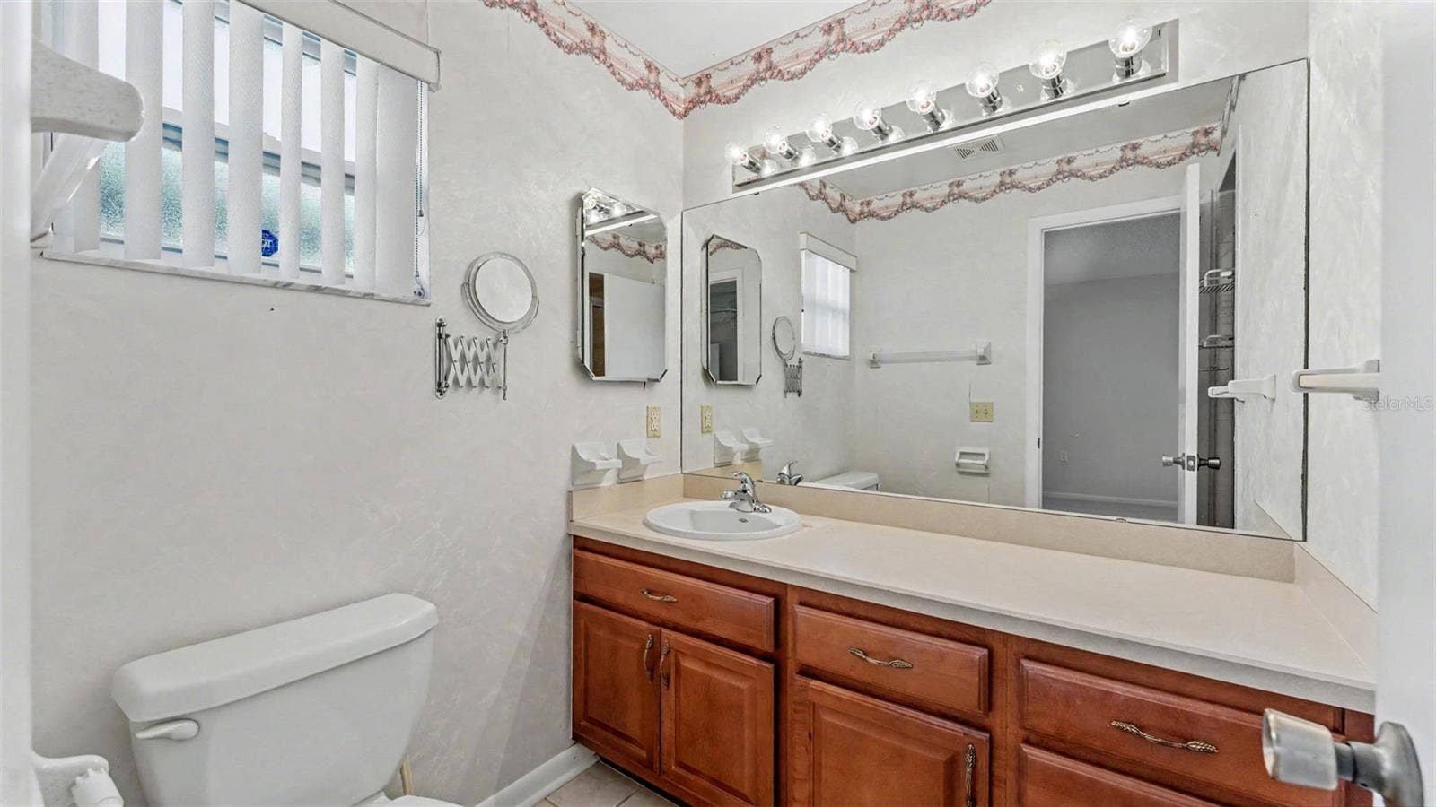 450 NIGHTHAWK DRIVE, Lakeland, FL 33813 450 NIGHTHAWK DRIVE, Lakeland, FL 33813