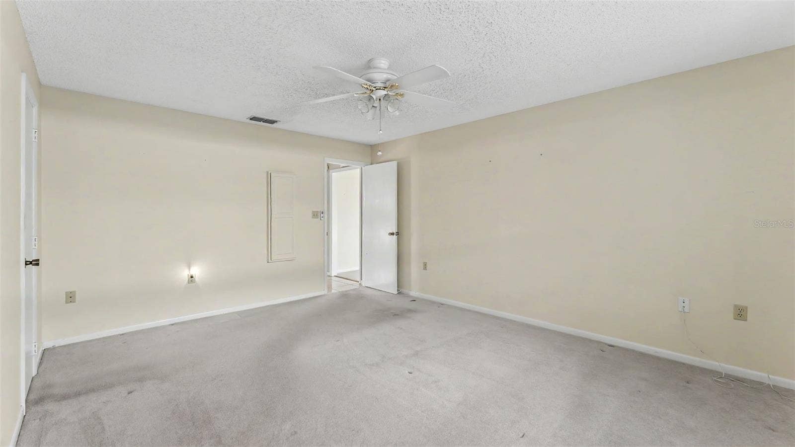 450 NIGHTHAWK DRIVE, Lakeland, FL 33813 450 NIGHTHAWK DRIVE, Lakeland, FL 33813