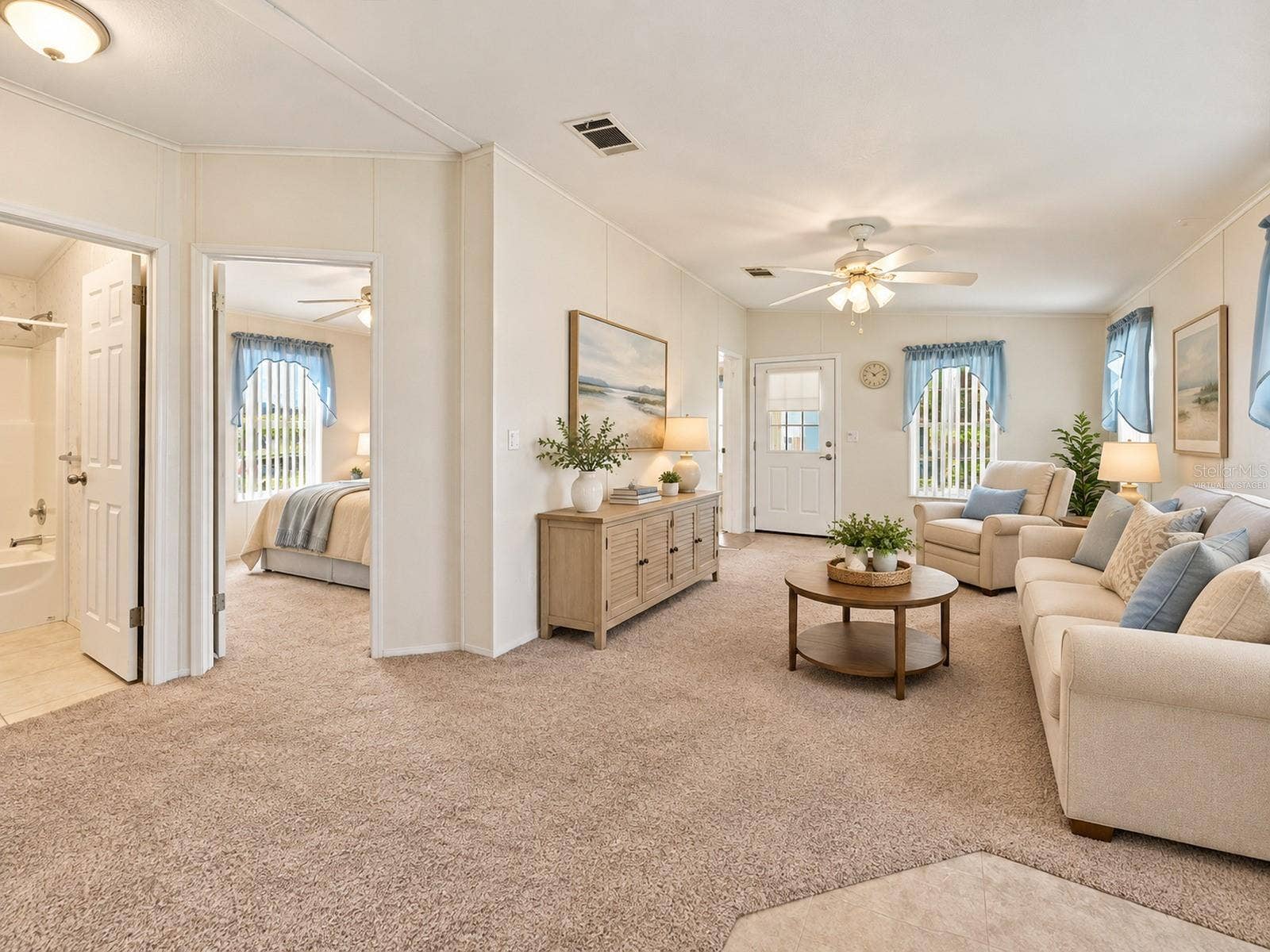 59 BEAVERKILL DRIVE, Lake Wales, FL 33898 Virtually staged for visualization purposes - Living Room