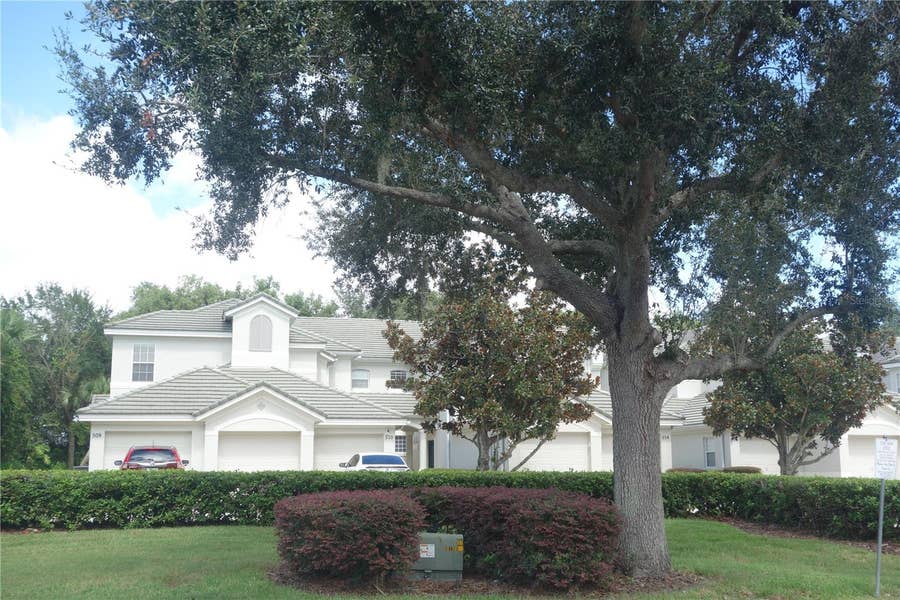 Property photo for 510 GRASSLANDS VILLAGE CIRCLE, #510, Lakeland, FL