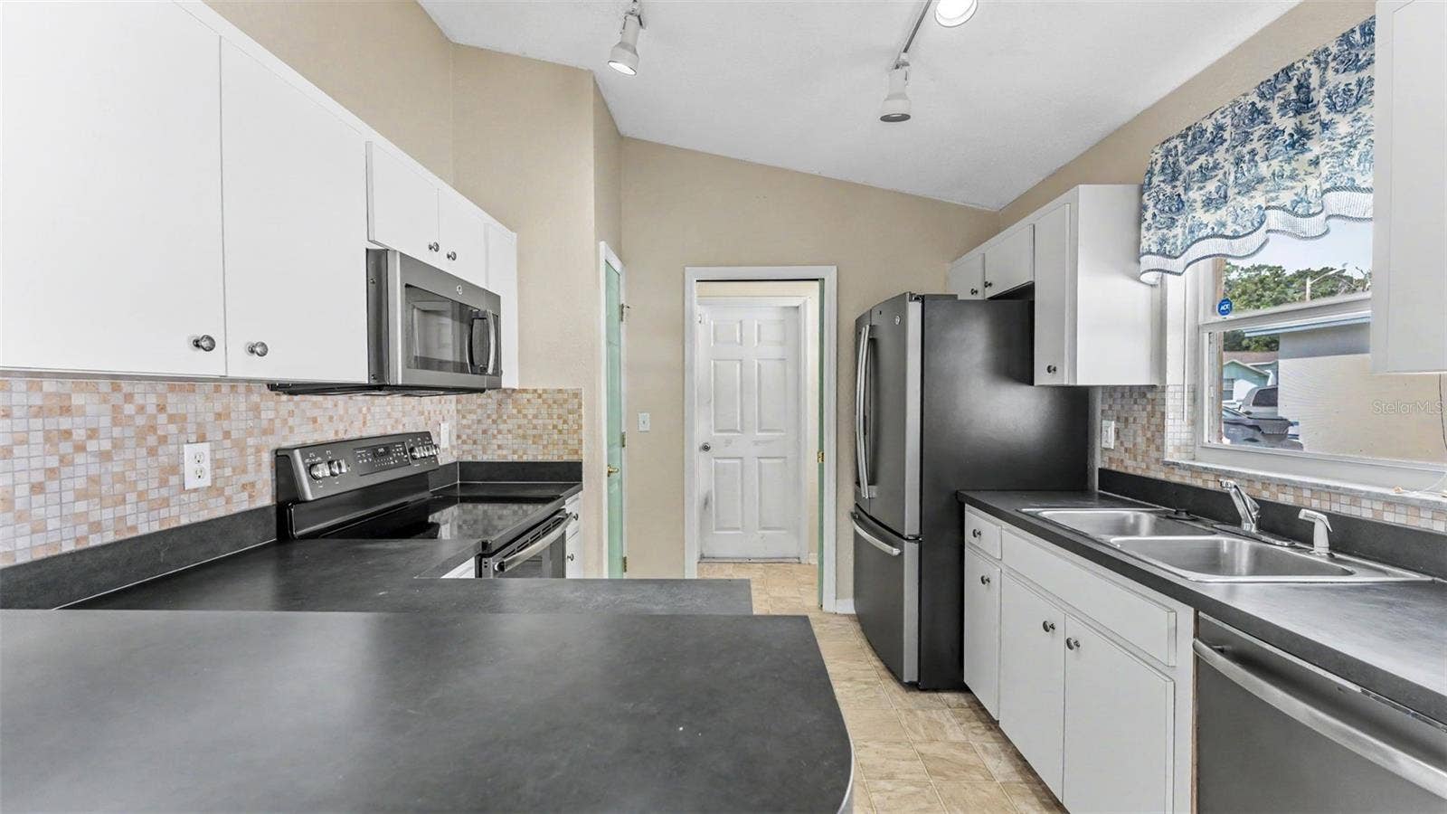 1793 GREY FOX DRIVE, Lakeland, FL 33810 1793 GREY FOX DRIVE, Lakeland, FL 33810
