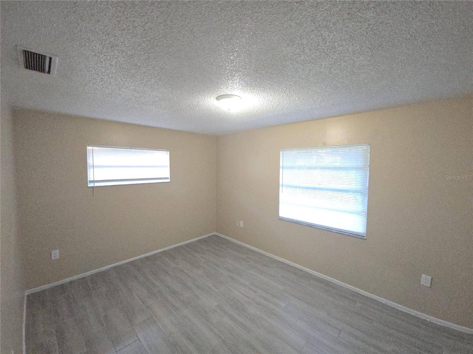 Lakeland, FL 33815 ONE OF THE 1334 BEDROOMS