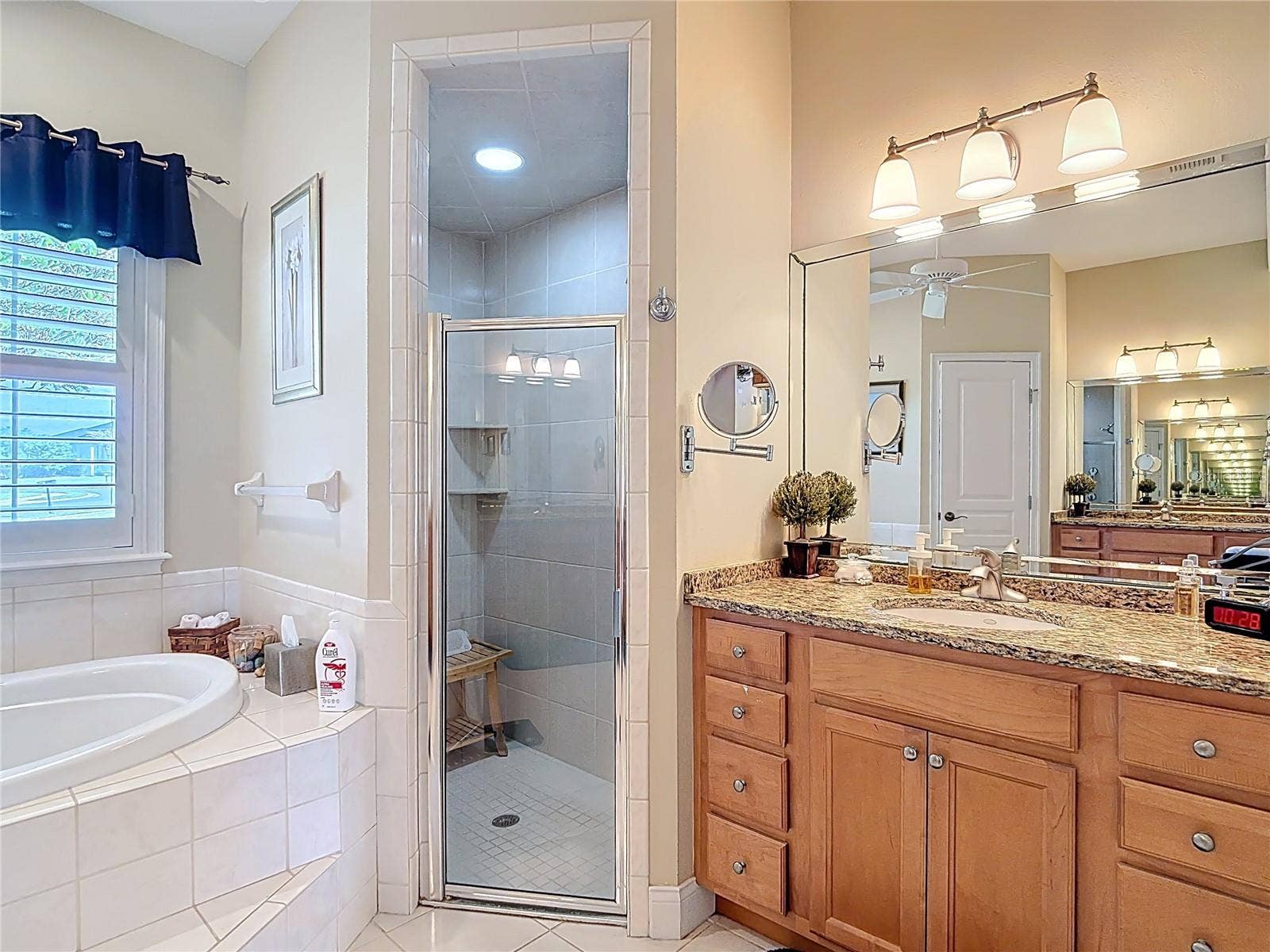 Dual vanities