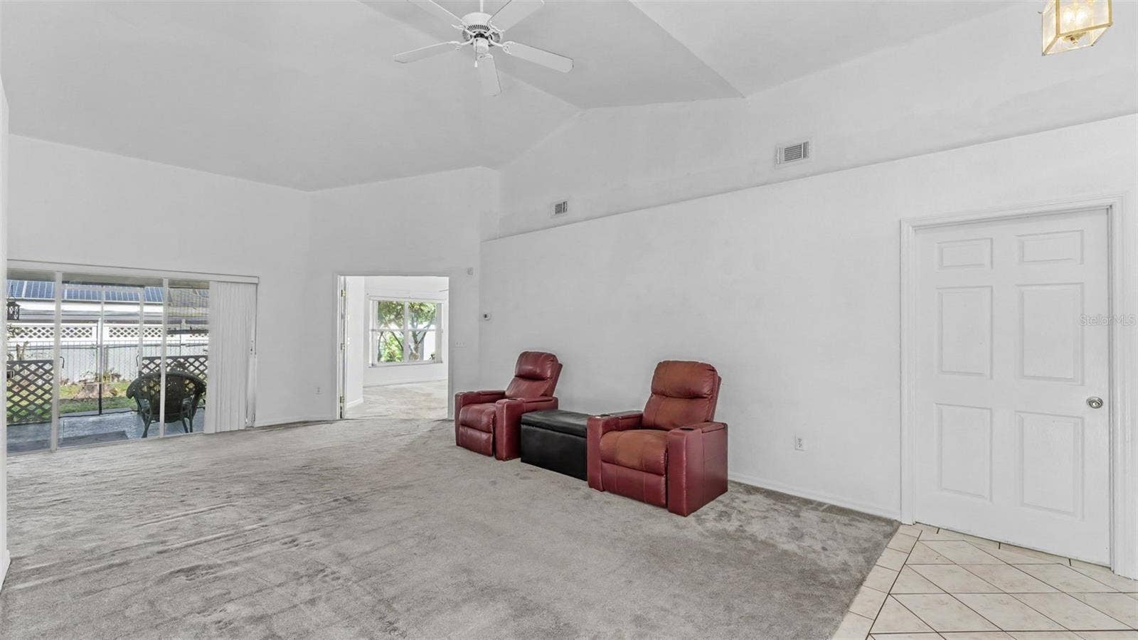 7434 BEAUMONT DRIVE, Lakeland, FL 33810 Living Room